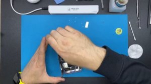 Потух дисплей на iPhone 12