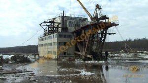 Запуск драги для добычи золота весной. Добыча золота драгой. Драга после зимы. Шлюзы на драге