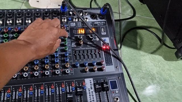 MIXER ASHLEY MACRO 8 смотреть онлайн