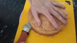 ЛАЙФХАК Как  легко и просто  разрезать бисквит на идеально ровные коржи без специальных инструменто