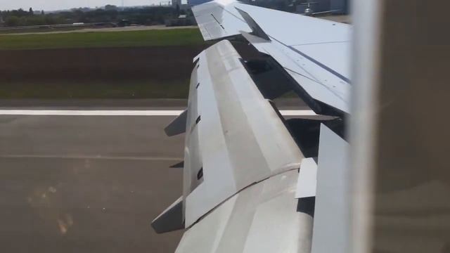 Посадка в Белгороде. Boeing 737-800 UUOB 11.08.2013 смотреть онлайн