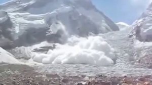Эверест лавина : Everest Avalanche Witness on Camera 2015