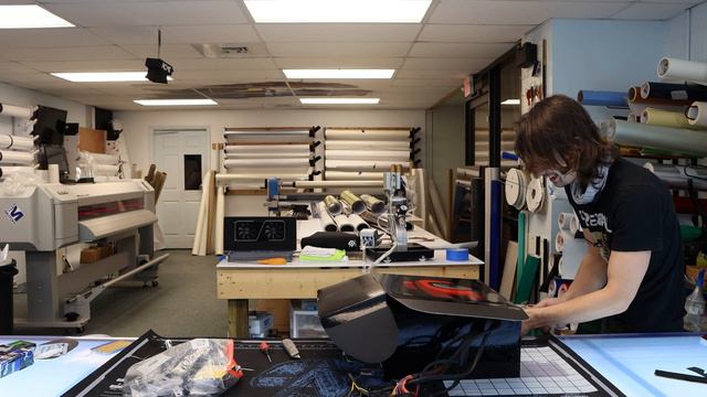 We Built An Imposter Themed Among Us PC смотреть онлайн