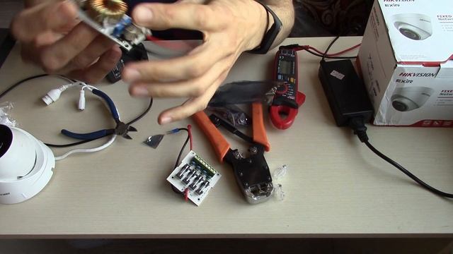 Hand Made PoE за 4$ или Как включить от бесперебойника 12В IP камеру через PoE? смотреть онлайн