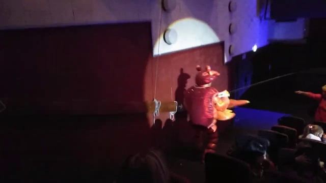 Крабы забияки на шоу "Русалочка" смотреть онлайн