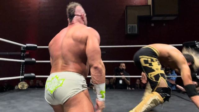Poison-rana by Chris Cruz to Brian Cage смотреть онлайн