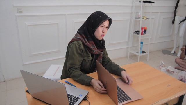 MACBOOK AIR HANCUR !!! (RUGI 18 JUTA RUPIAH) смотреть онлайн