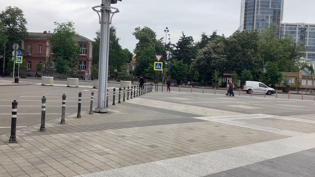 Не погода на Юге России уже 2 месяца, улица Красная 3 года закрыта для пешеходов повыходным смотреть онлайн