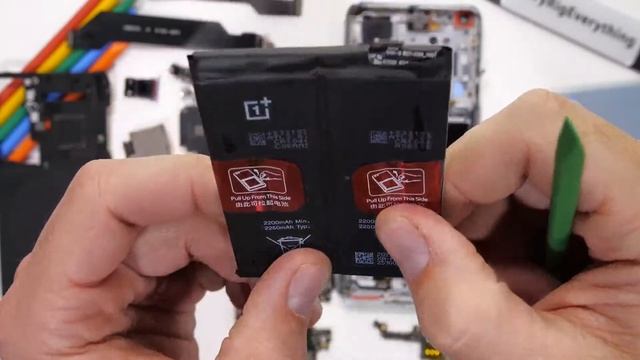 OnePlus 9 Pro! - Двойная батарея на 4500 миллиампер часов?! смотреть онлайн