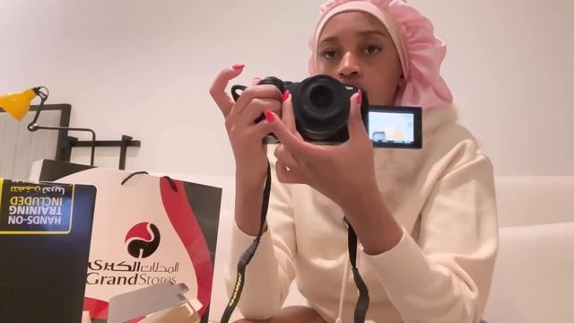 VLOG: Back in Dubai, bought a new camera and laptop,meeting my friend// AM I OKAY?I can’t stop it? смотреть онлайн