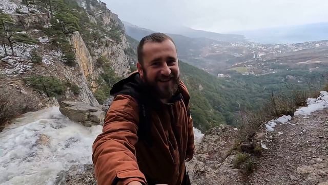 Крым МОЩНЫЙ водопад в ЯЛТЕ. Что происходит с ПОГОДОЙ. Вода УХОДИТ в море. смотреть онлайн