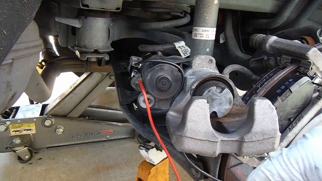 HOW TO RETRACT AN ELECTRONIC PARKING BRAKE - DIY EASY METHOD TO WIND BACK REAR BRAKE CALIPER W MOTO смотреть онлайн