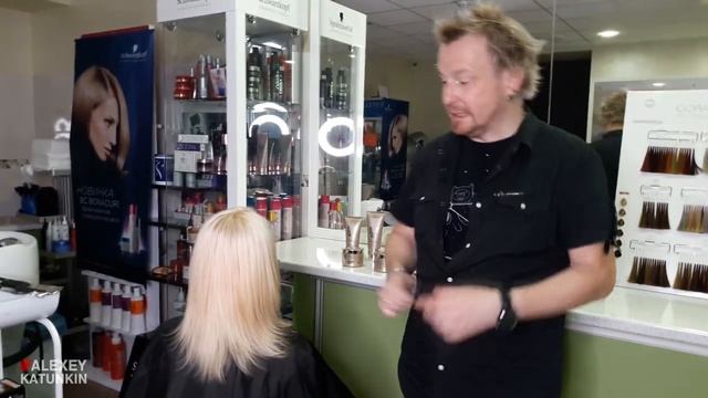 Уход BlondMe. Создание временных цветных прядей. смотреть онлайн