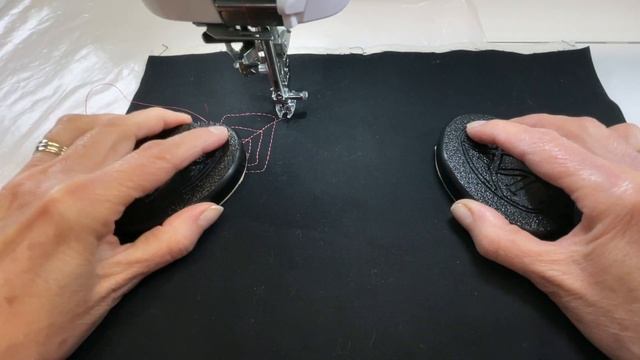 How To Free Motion Quilt Geometric Designs (FREE PRACTICE SHEET)