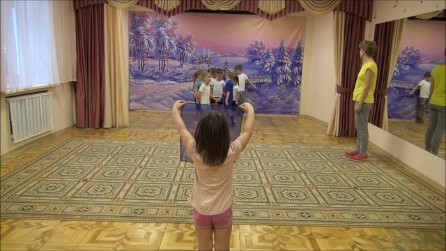 Подвижная игра с платочком. На скорость. Игры для детей 5-6 лет смотреть онлайн