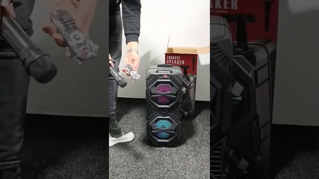 Unboxing ZQS-8212 Speaker bluetooth wireless microphone, aux, usb Radio, tf card etc смотреть онлайн