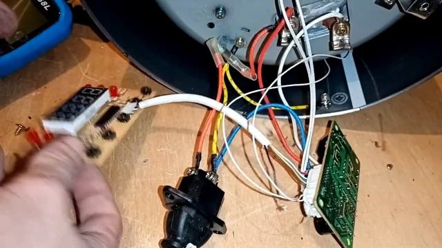 Интересный экспиремент мистическое оживление Redmond Rmc - M4525 Ошибка E3.mp4