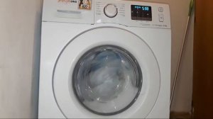 Washing in Samsung WF80F5E0W4W