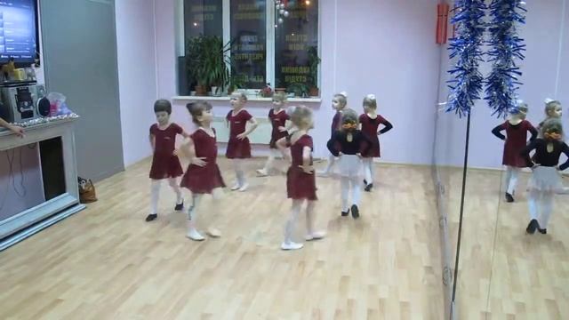 Открытый урок "Планета детства", выход, "I`m Barby girl" смотреть онлайн