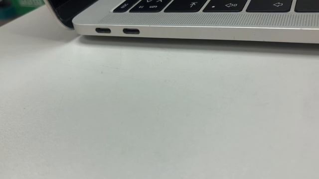 Apple MacBook Pro 13 2017 смотреть онлайн