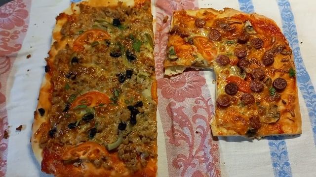 пицца мясная и с охотничьими колбасками смотреть онлайн