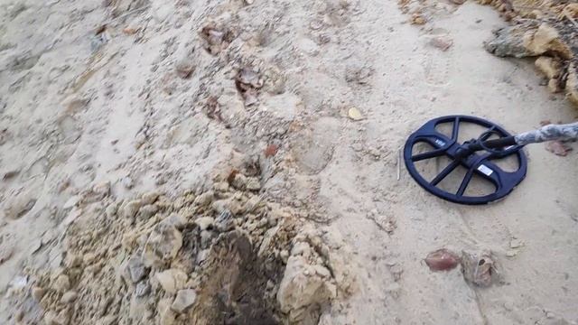 ✅ Честный коп на пляже. Minelab Equinox 600 Ч. 1. ✅ смотреть онлайн
