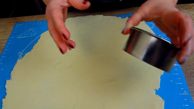 Аппетитные ПОЦЕЛУЙЧИКИ смотреть онлайн