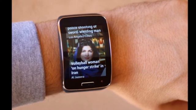 Gear S: Early impressions of Samsung's curved, 3G-enabled smartwatch смотреть онлайн