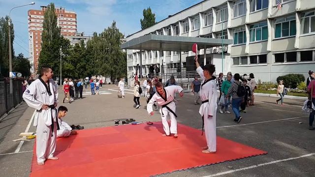Открытая тренировка для демонстрации вида спорта тхэквондо(13) смотреть онлайн