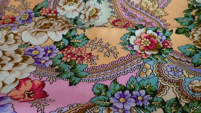 Модные цвета сезона осень/зима 2022/2023 в павловопосадских платках. Pavlovo Posadのショール