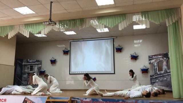 Военная инсценированная песня "В осеннем парке..." смотреть онлайн