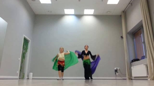 Детский танец живота с платком смотреть онлайн