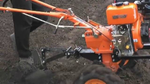 мотоблок Кентавр 2060 (работа с окучником) смотреть онлайн