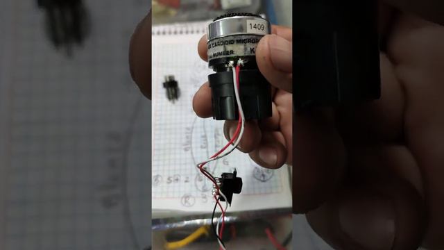 Micrófono mete ruido de radio, como quitarselo, conexión interna de un micrófono? смотреть онлайн