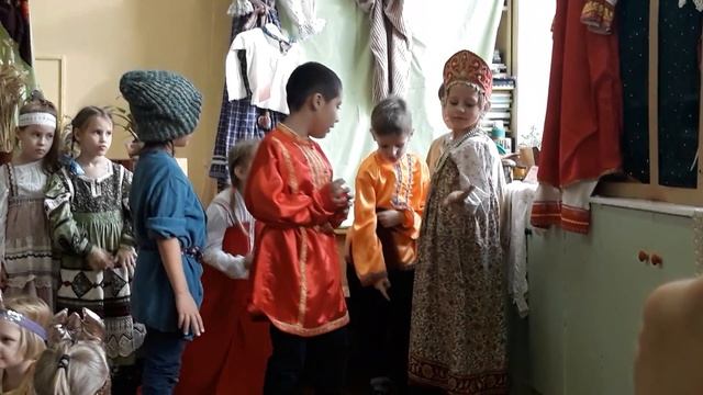 Спектакль "О рыбаке и рыбке". 1Б Школа 734 смотреть онлайн