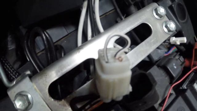 How to check an f1 light (read a code) 07 gsxr 750 смотреть онлайн