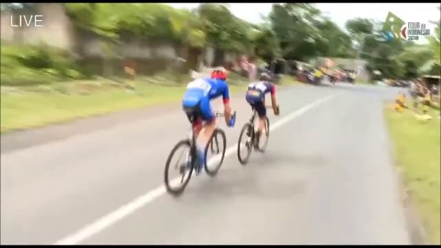 TOUR DE INDONESIA STAGE 3 [WINNER] Charalampos Kastrantas [Java Partizan Pro Cycling Team смотреть онлайн