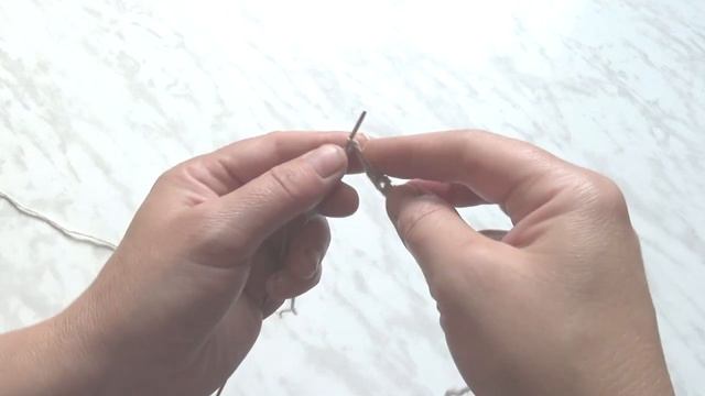 Интересный узор. Вязание спицами. смотреть онлайн