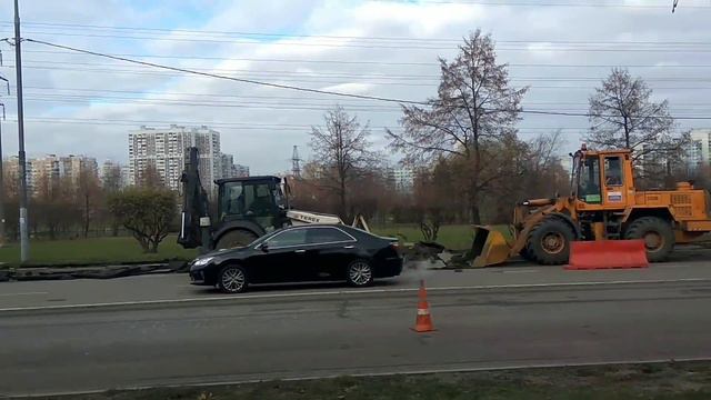 В Братеево начали ремонтировать дороги смотреть онлайн