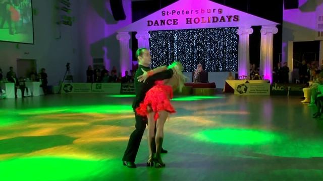 Riccardo Cocchi & Yulia Zagoruychenko | Saint-Petersburg Dance Holidays 2016 Gala Show | Samba смотреть онлайн
