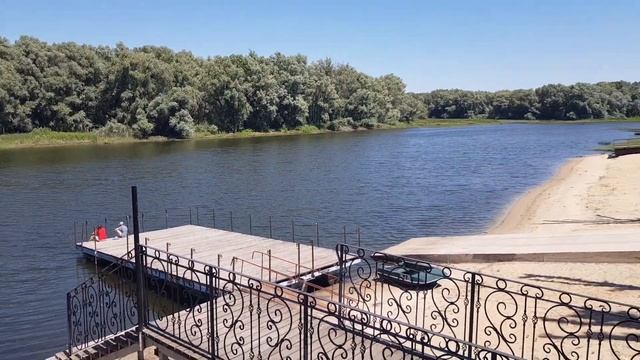 На берегу притока Дона у загородного клуба "Бристоль" смотреть онлайн