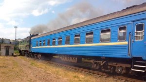 Тепловоз 2ТЭ10М-2941А с поездом Кишинёв - Бухарест, станция Кишинёв