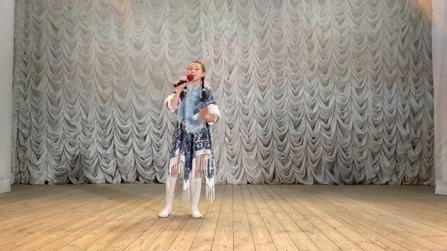 ВАЛЕНКИ ВАЛЕНКИ ПРЯЧЕТ МОЯ МАМЕНЬКА исполняет Ульяна Колпакова 13 лет смотреть онлайн