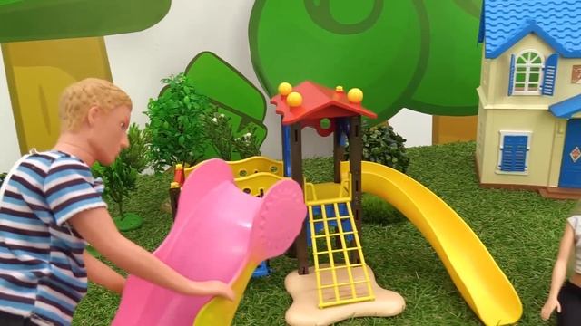 Video e giochi educativi. Una passeggiata al parco con Barbie. Nuovi episodi in italiano смотреть онлайн
