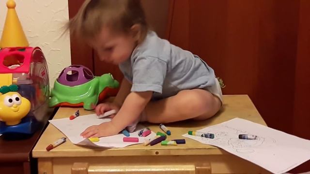 VLOG Рисование карандашами сидя на столе! / Drawing by pencils sitting on a table! смотреть онлайн