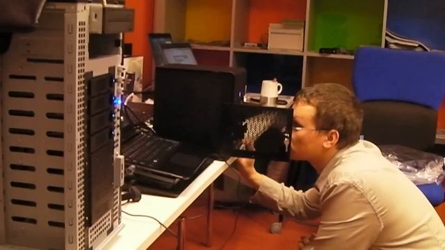 Достаем из коробки сервер HP ProLiant MicroServer смотреть онлайн