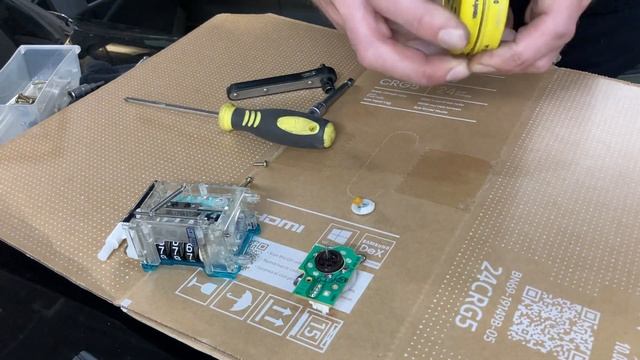 Fixar trasig trippmätare Volvo 850 R смотреть онлайн