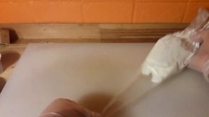 Школа Суши. Как подготовить сыр для заправки в роллы