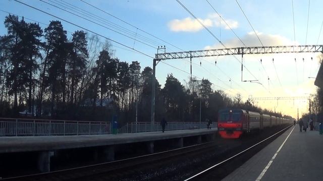 Электропоезд ЭД4М-0262 смотреть онлайн