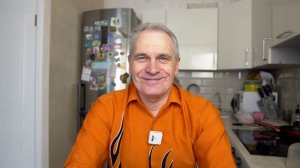 Рассуждаю на кухне про ЧПУ, работу и котов.